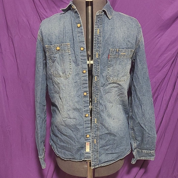 Levi's Denim shirt - Picture 1 of 2